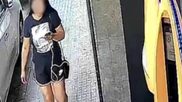 La presunta autora en una imagen de videovigilancia de un cajero automático en Granollers (Barcelona).