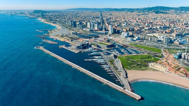 Imagen aérea del Port Fòrum de Barcelona, cuya zona comercial es propiedad de Cerberus