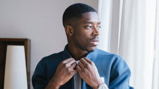 Dembelé posa para una publicidad en sus redes sociales