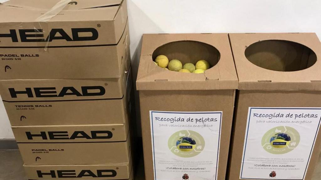 Recogida de pelotas de tenis para su tratamiento