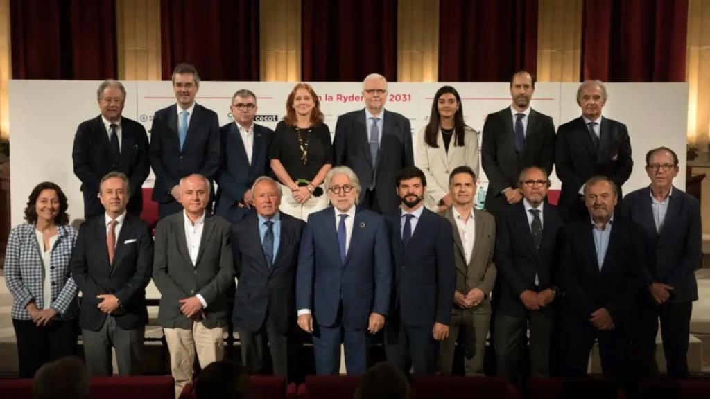 Representantes de los sectores empresarial, turístico y deportivo, reivindicando la celebración de la Ryder Cup de golf en Cataluña