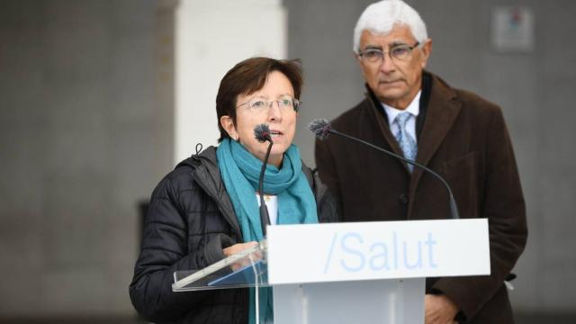 Carmen Cabezas, secretaria de Salud Pública, con el 'conseller' Manel Balcells