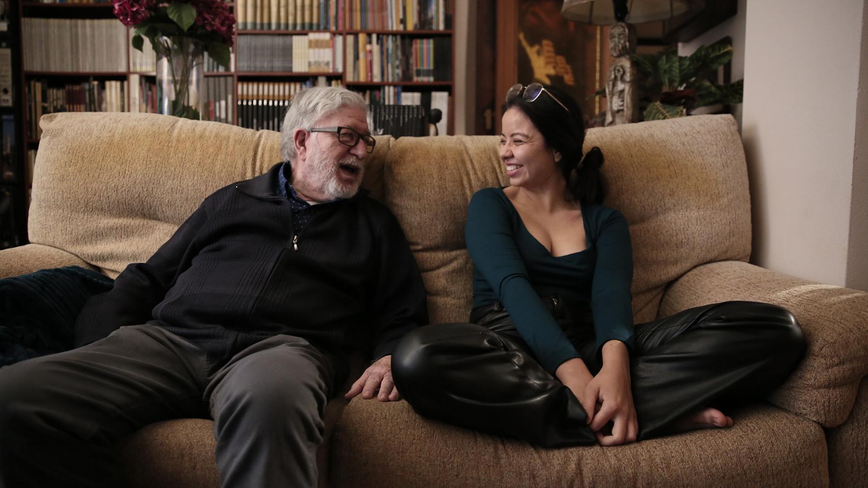 Carles y Carolina, dos de los beneficiarios del programa 'Vivir y convivir' de la Fundación Roure