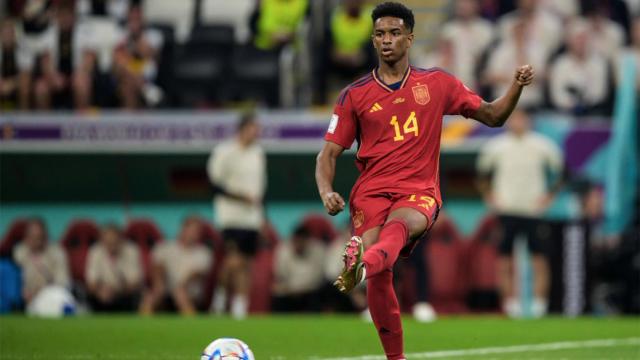 Alejandro Balde, durante un partido con la selección española de fútbol