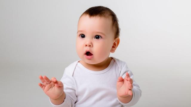 Bebé sorprendido
