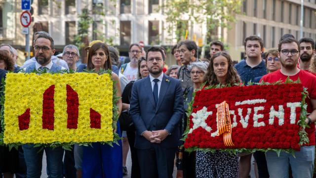 La delegación de ERC en la ofrenda a Rafael Casanova