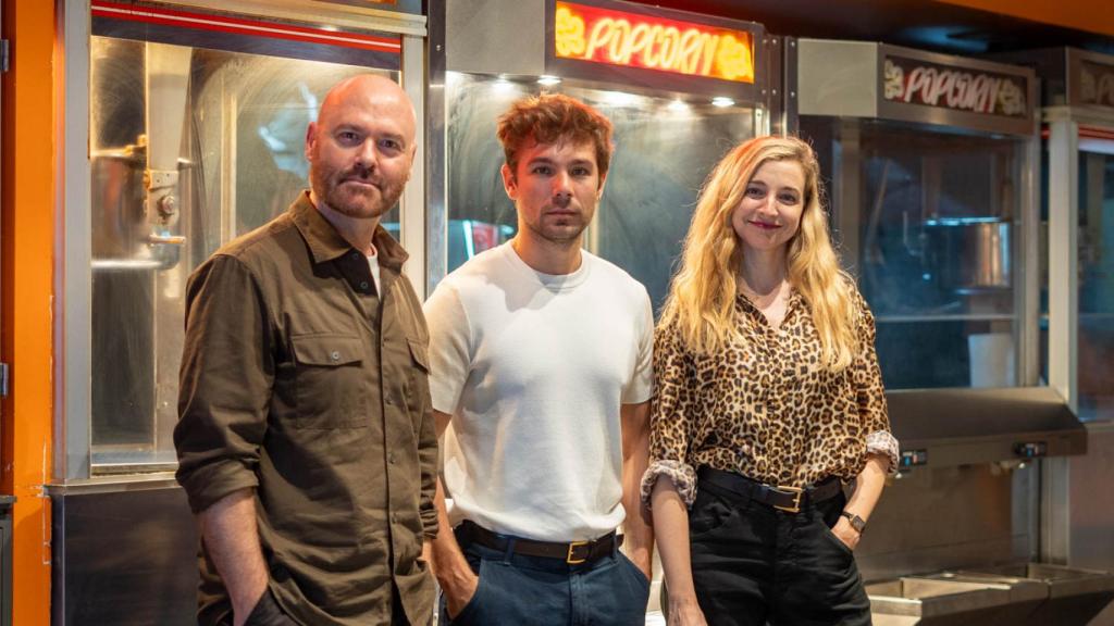 Vicente Villanueva, Carlos Cuevas y Anna Moliner presentando la película La Ternura