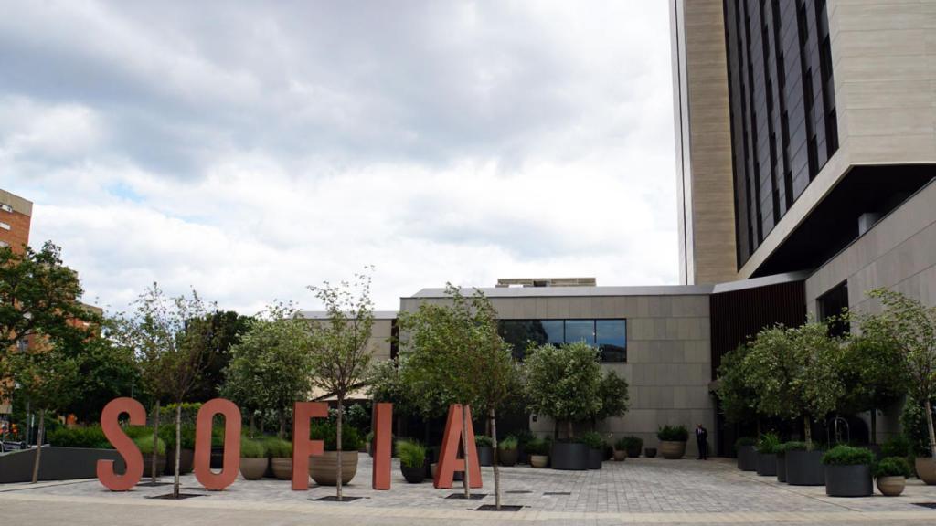 Imagen del acceso principal al Hotel Sofia