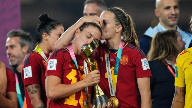Irene Paredes y Alexia Putellas, celebrando la conquista del Mundial Femenino
