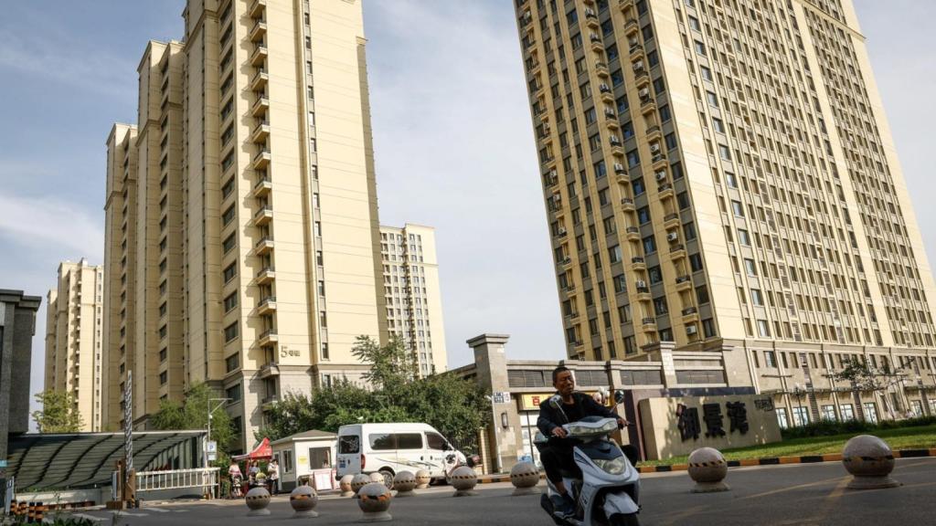 Un complejo de edificios de viviendas de la inmobiliaria Evergrande en Pekín, China