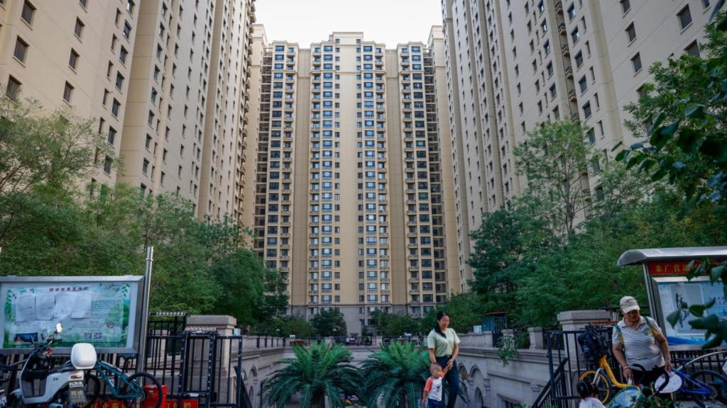 Un complejo de edificios de viviendas de Evergrande en Pequín, China