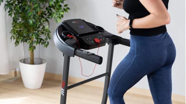 Ponte en forma en la comodidad de tu casa con esta cinta de correr ¡rebajada en Amazon un 21%!