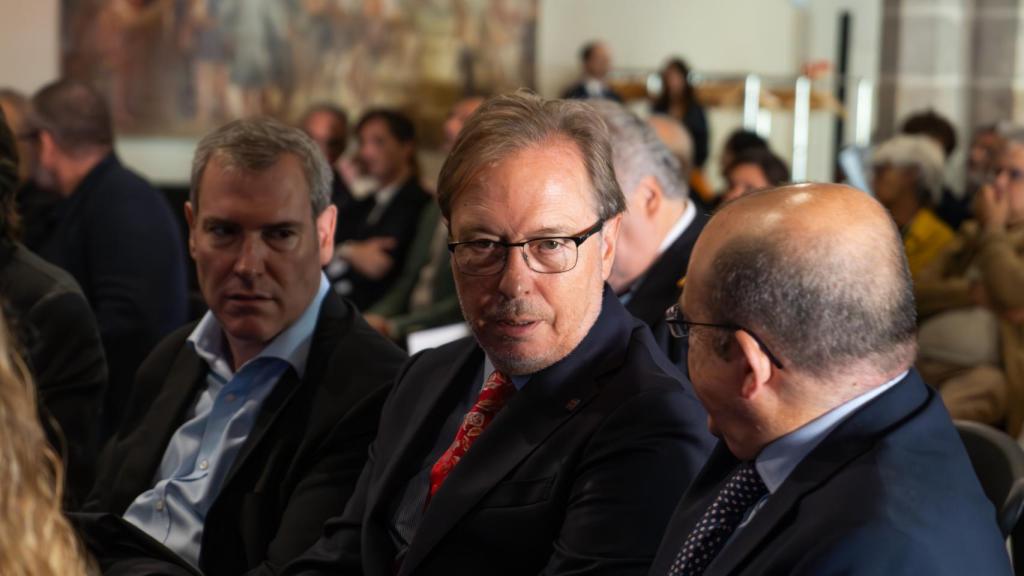 Josep Santacreu (en el centro), junto a Emili Rousaud (d.) e Ignasi Sayol (i.)