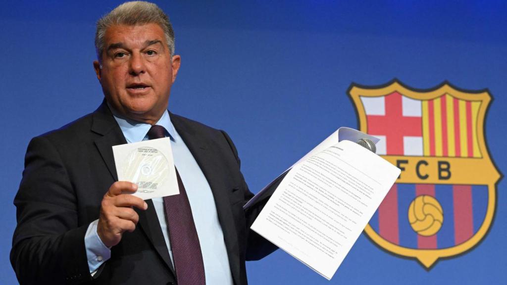 Joan Laporta, intentando ofrecer explicaciones sobre el caso Negreira