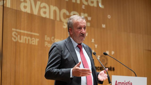 Quiénes son los cinco profesores (todos hombres) que defienden las tesis de Sumar para la amnistía del 'procés'