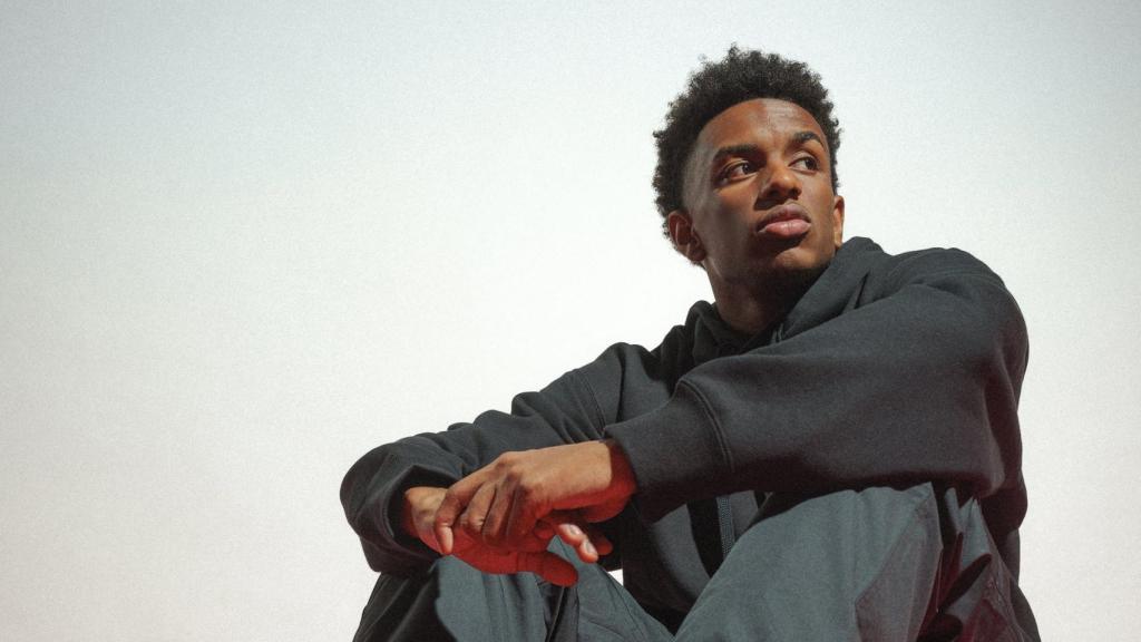 Alejandro Balde, el modelo del Barça para el lanzamiento de la nueva ropa de Nike y Patta