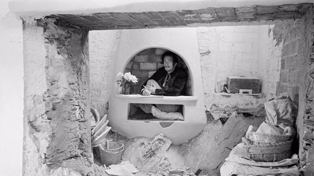 Salvador Dalí en su casa de Portligat