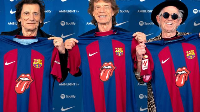 Los Rolling Stones posan con la camiseta del FC Barcelona