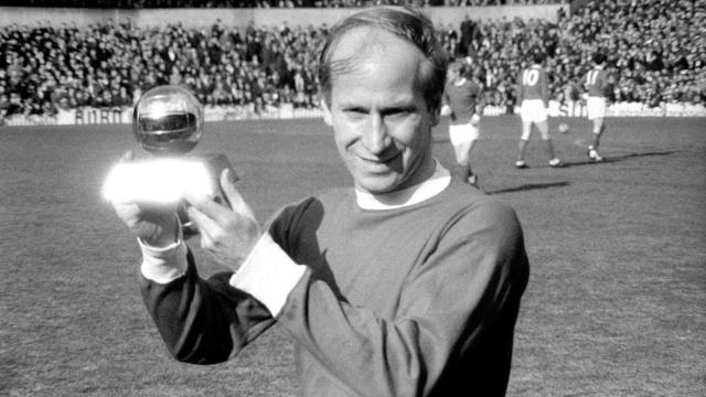 Bobby Charlton, con el Manchester United