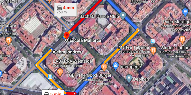 Vista aérea del espacio en el que se encuentran la escuela Mallorca, la guardería municipal Londres y el edificio abandonado del Ayuntamiento / GOOGLE MAPS