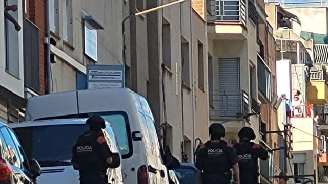 Agentes del GEI de Mossos d'Esquadra en una operación anterior