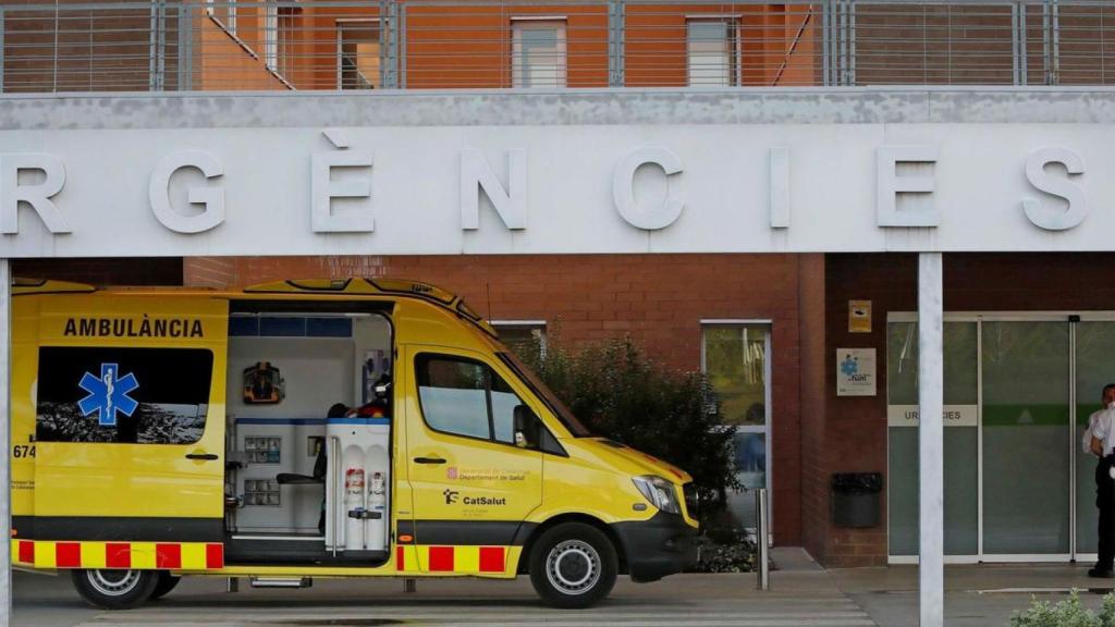 Imagen de una ambulancia en un hospital catalán