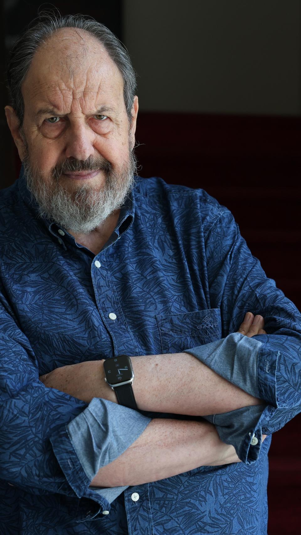 El actor Josep Maria Pou posa durante la presentación de la temporada 2023/2024 de Pentación Teatros, en el Teatro La Latina, a 5 de septiembre de 2023, en Madrid