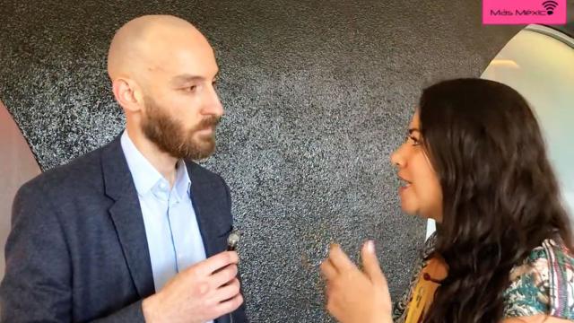 Isaac Marcet, publicista, durante una entrevista