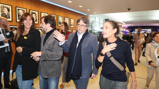 La presidenta de Junts, Laura Borràs; el exconseller y eurodiputado de Junts Toni Comín; el expresidente de la Generalitat, Carles Puigdemont, y la diputada de Junts, Miriam Nogueras, llegan al Parlamento Europeo