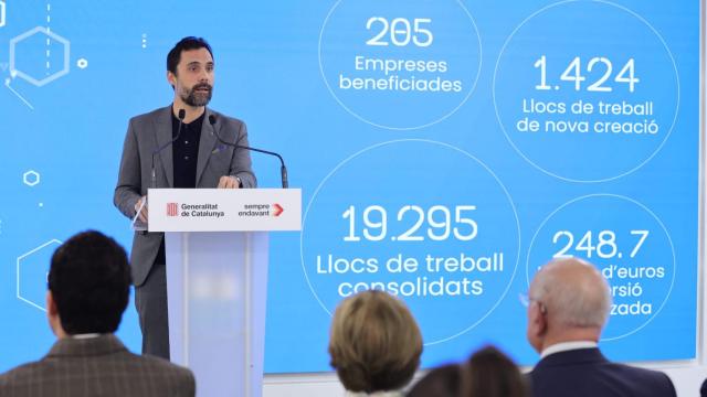 El conseller d’Empresa i Treball, Roger Torrent, durante la presentación de las ayudas
