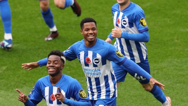 Ansu Fati festeja una victoria del Brighton en la Premier League