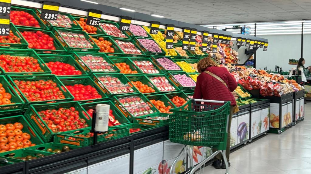 Sección de fruta en el supermercado Mercadona de Barberà del Vallès