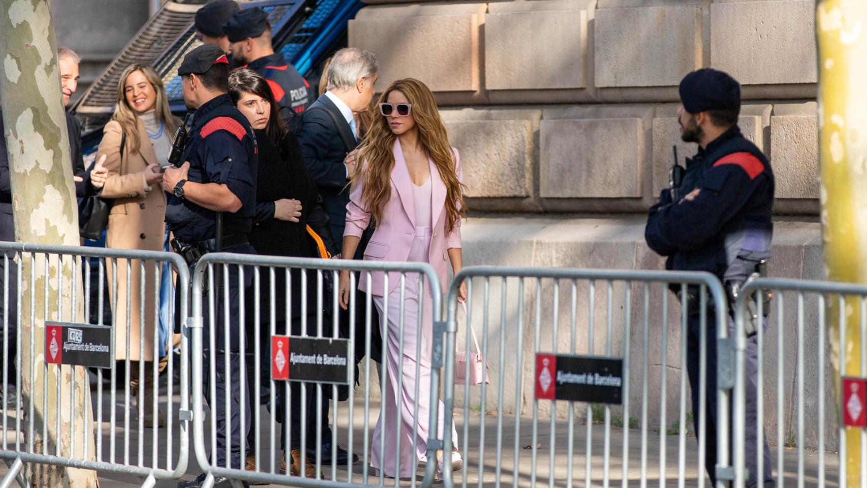 Shakira, a las puertas de la Audiencia de Barcelona