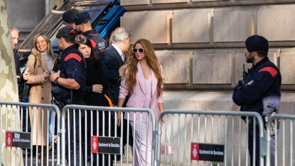 Shakira, a las puertas de la Audiencia de Barcelona