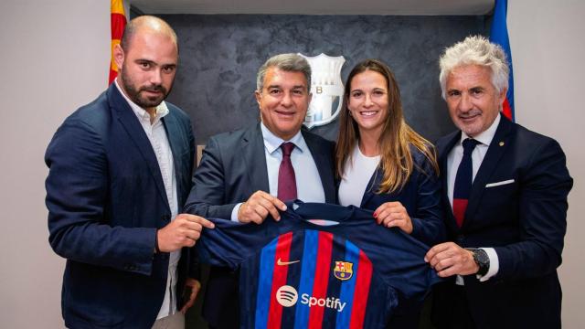 Zubizarreta, Laporta y Xavi Puig, en la renovación de Laia Codina con el Barça Femenino