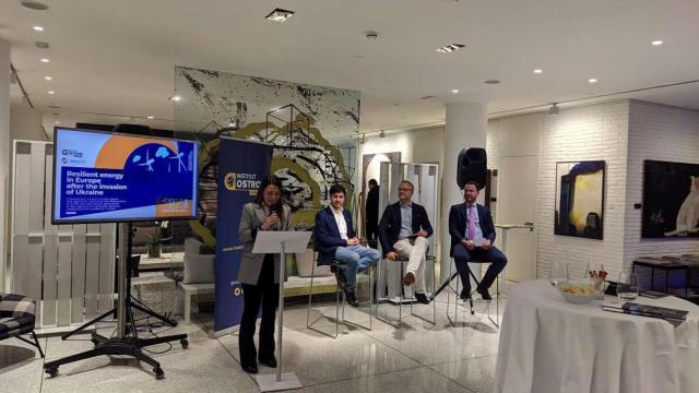 El Institut Ostrom presenta un estudio elaborado junto a la fundación Friedrich Naumann sobre renovables