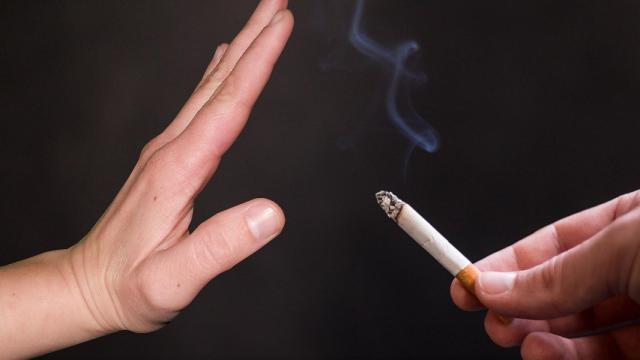 Cómo dejar atrás el tabaco y controlar la tensión arterial