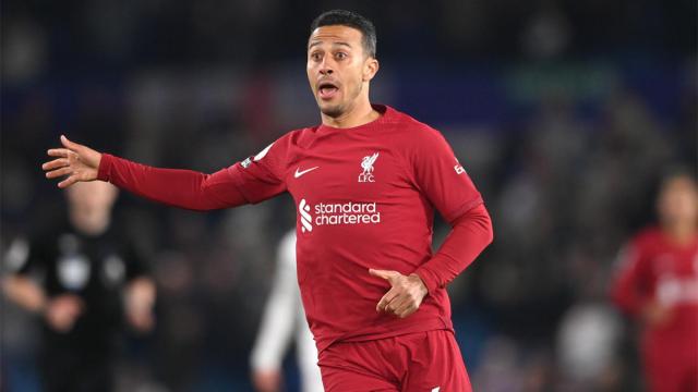 Thiago Alcántara, durante un partido con el Liverpool