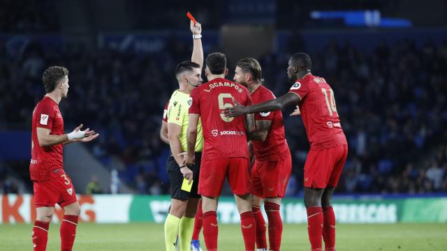 Miguel Ortiz Arias expulsa a Sergio Ramos en el Real Sociedad-Sevilla