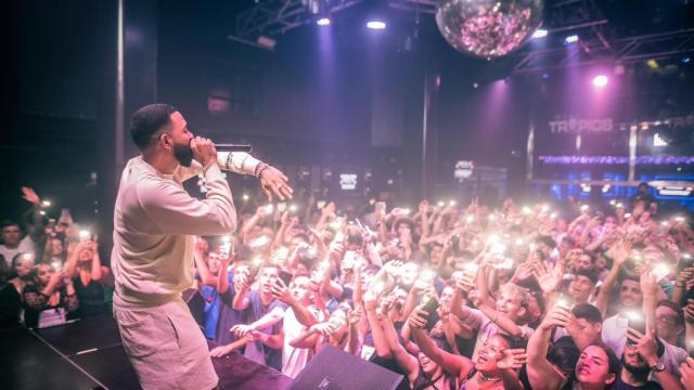 Un espectáculo en una discoteca