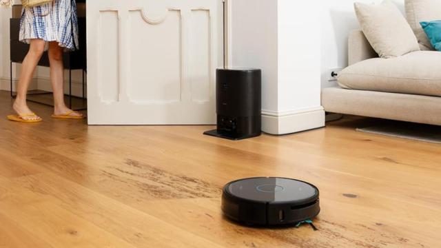 Olvídate de pasar la aspiradora gracias a este robot aspirador Cecotec rebajado 500€