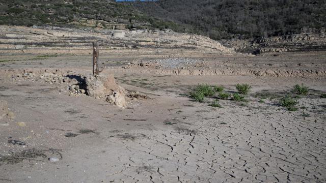 El pantano de Rialb completamente seco