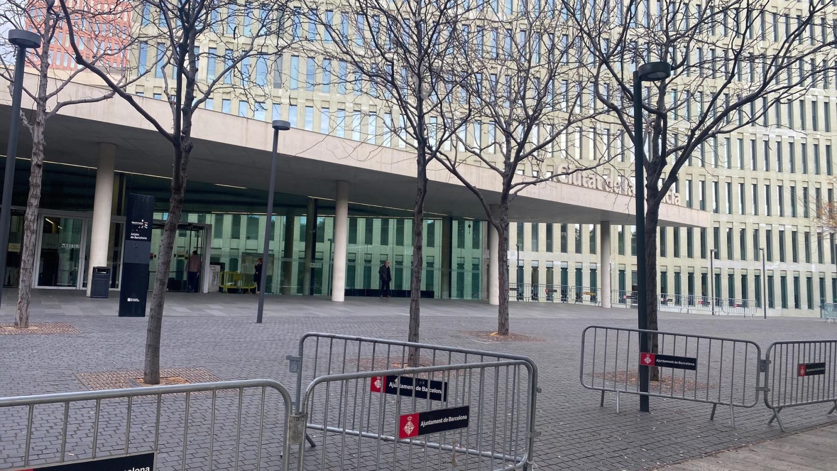 Exterior de la Ciudad de la Justicia de Barcelona este viernes