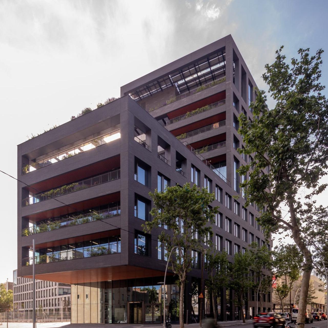 Edificio de Conren Tramway en la calle Badajoz de Barcelona