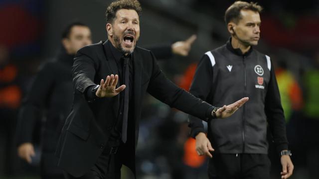 Cholo Simeone dirige al Atlético de Madrid en el partido contra el Barça