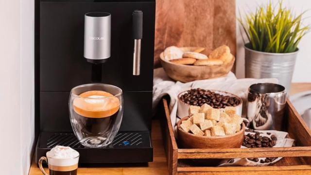 Amazon tira el precio de esta cafetera automática de Cecotec: ¡ahora tiene 150€ de descuento!