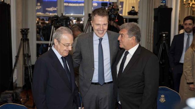 Joan Laporta y Florentino Pérez, junto a Bernd Reichart, CEO de A22 Sport