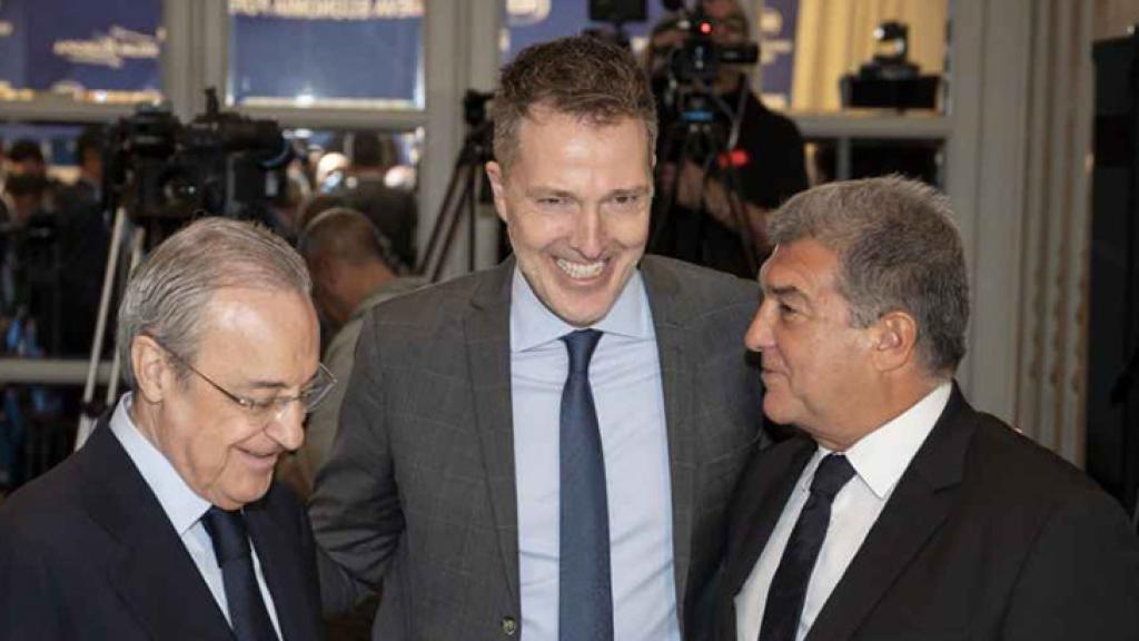 Joan Laporta i Florentino Pérez, al costat de Bernd Reichart, CEO d'A22 Sport