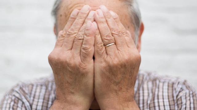 Manos de persona mayor