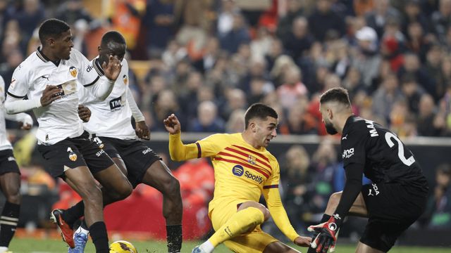 Ferran Torres perdona la última ocasión del partido en Mestalla